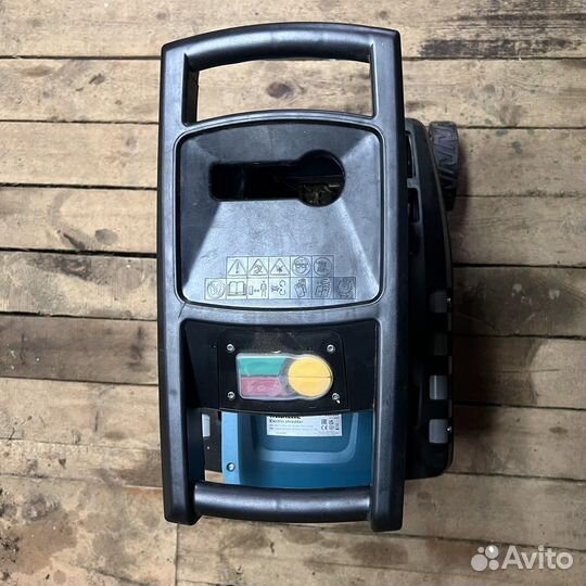 Электрический садовый измельчитель Makita UD2500