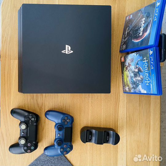 Sony playstation 4 PS4 Pro 1tb с играми