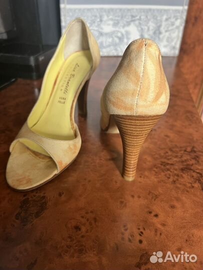 Туфли женские 38 размер бежевые италия новые