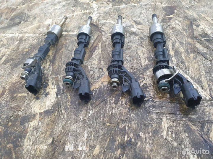 Топливная форсунка Volvo S60 2 1.6 2011