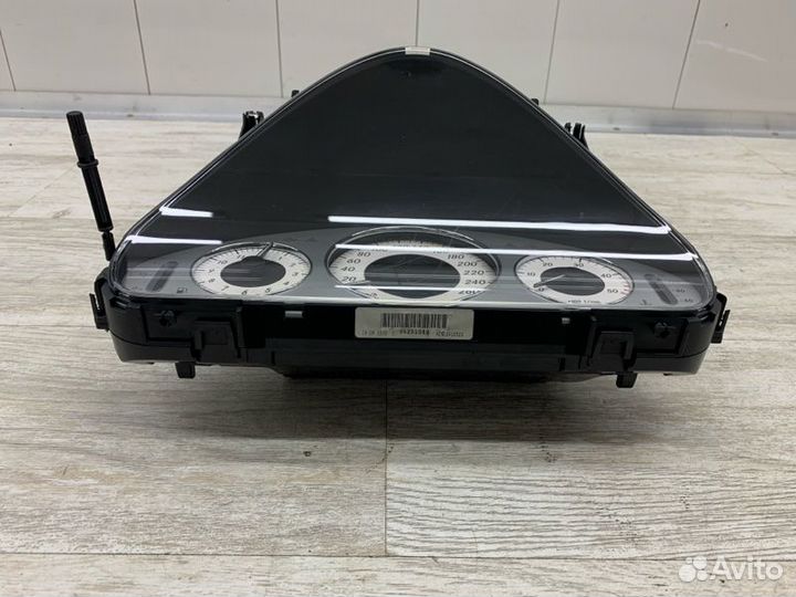 Щиток приборов Mercedes-Benz E-Class седан 642.920