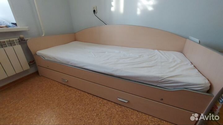 Кровать