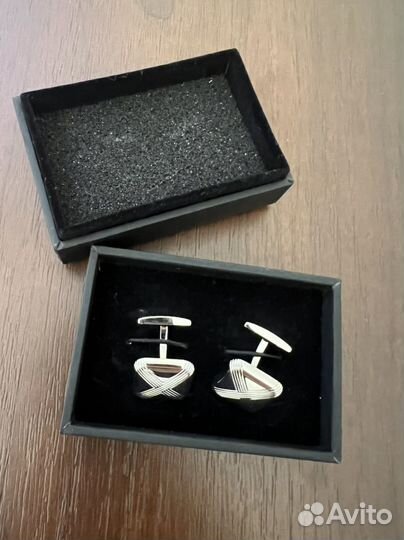Оригинальные запонки Hugo Boss