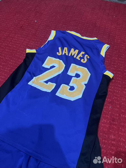 Баскетбольная форма lakers