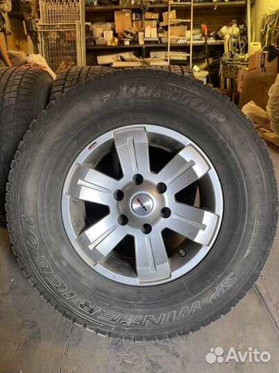 Dunlop SP Winter ICE 01 265/70 R16 112T