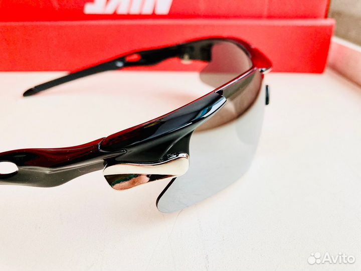 Зеркальные спортивные солнцезащитные очки