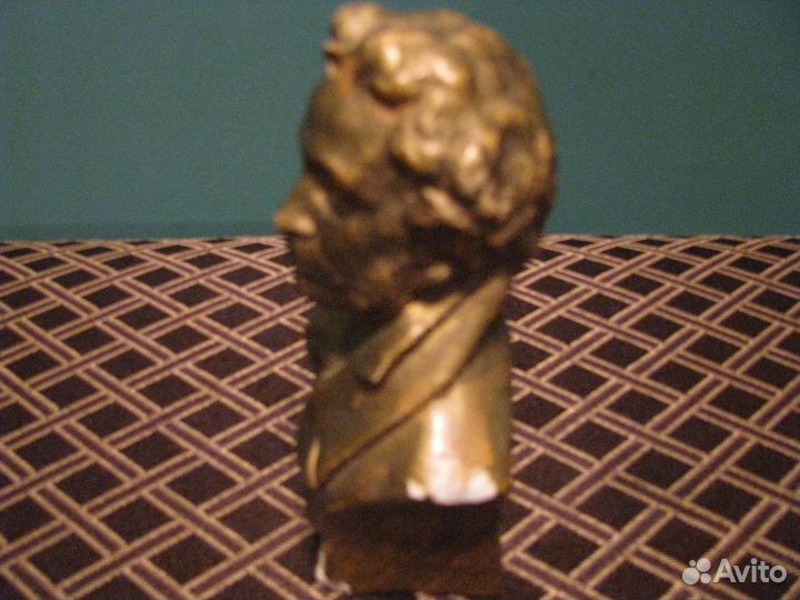 Продаётся бюст Пушкин