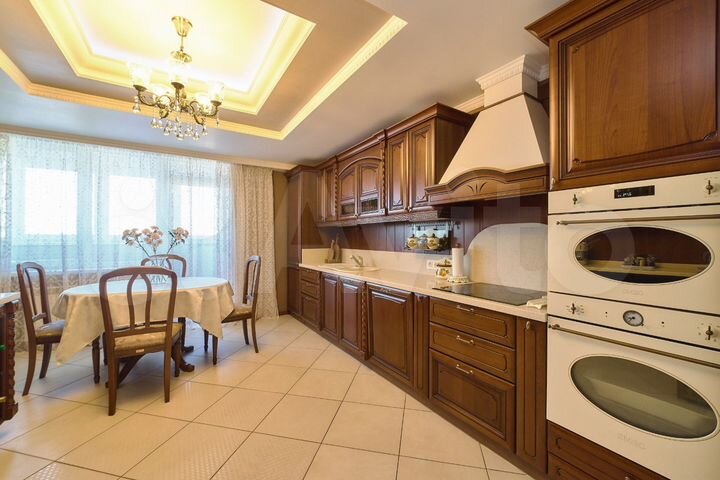 4-к. квартира, 140,5 м², 21/24 эт.