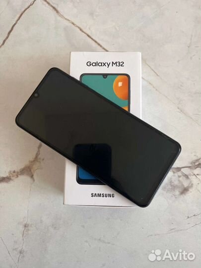 Телефон Galaxy M32