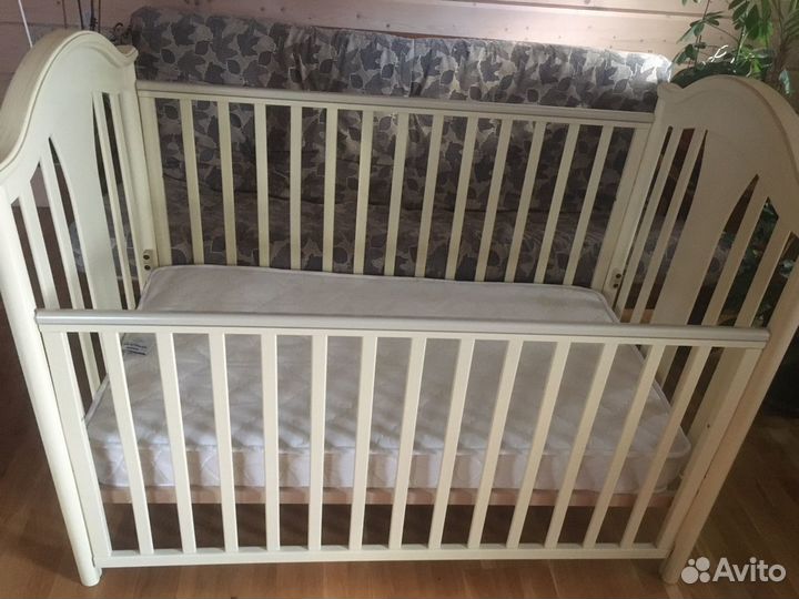 Детская кроватка