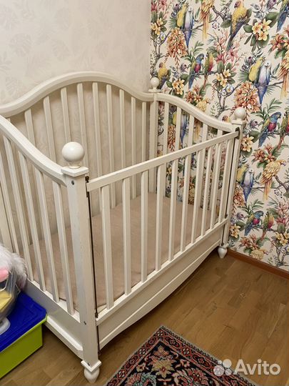 Детская кроватка