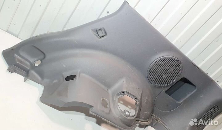 Обшивка багажника правая Honda C-RV 1