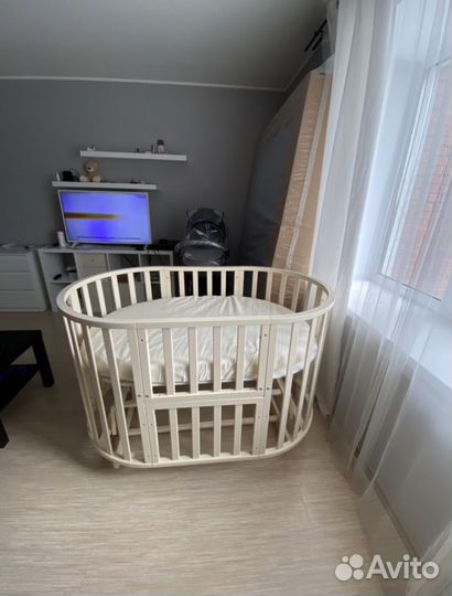 Детская кроватка трансформер с маятником