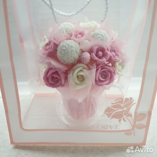 Букет из шоколадных роз в кружке