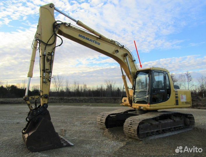 Стекло кузовное у стрелы экскаватор Komatsu PC150