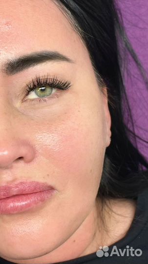 Модель на наращивание ресниц