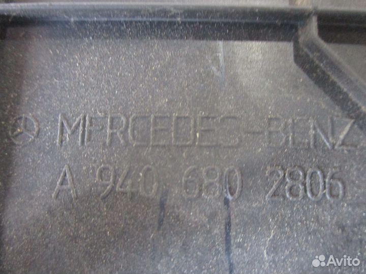 Накладка на торпедо боковая правая Mercedes-Benz A