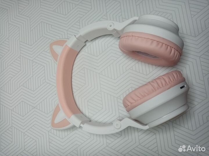 Беспроводные наушники с ушками