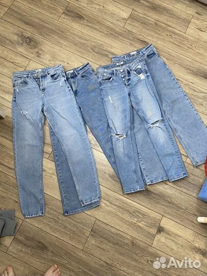 Джинсы много