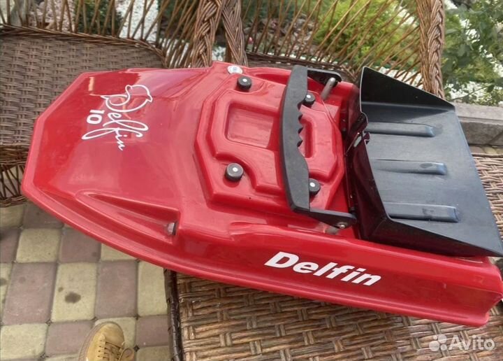 Кораблик для прикормки Delfin 10