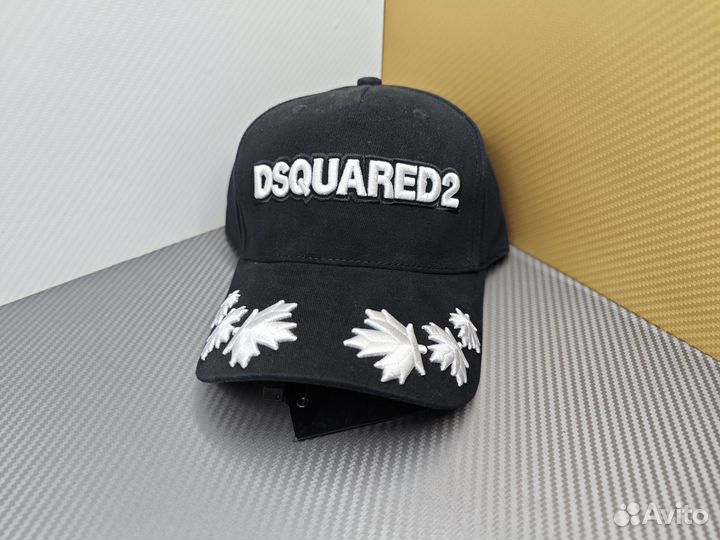 Бейсболка Dsquared 2 черная с белым логотипом