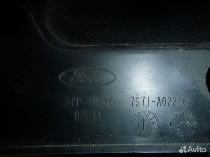 Жабо (решётка стеклоочистителя) ford mondeo IV 200