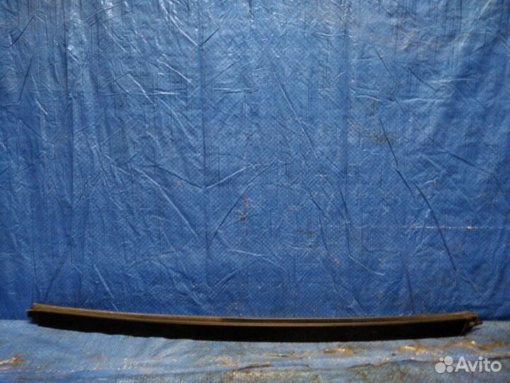 Направляющая стекла задняя левая Renault Logan 2