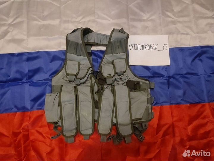 Бронежилет, разгруз и др.военные вещи
