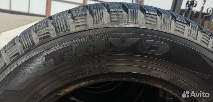 Toyo Observe G3-Ice 215/70 R16