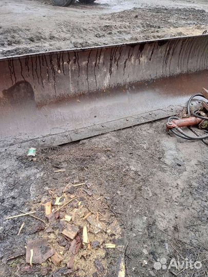 Отвал на т 150