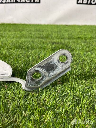 Петля крышки багажника правая Ford Escape 4 CX482