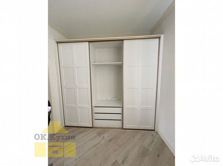 Шкаф распашной