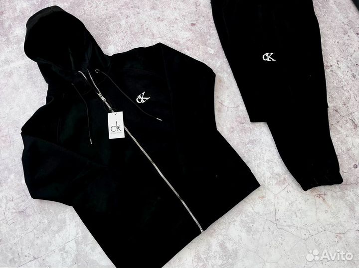 Спортивные костюмы Calvin Klein