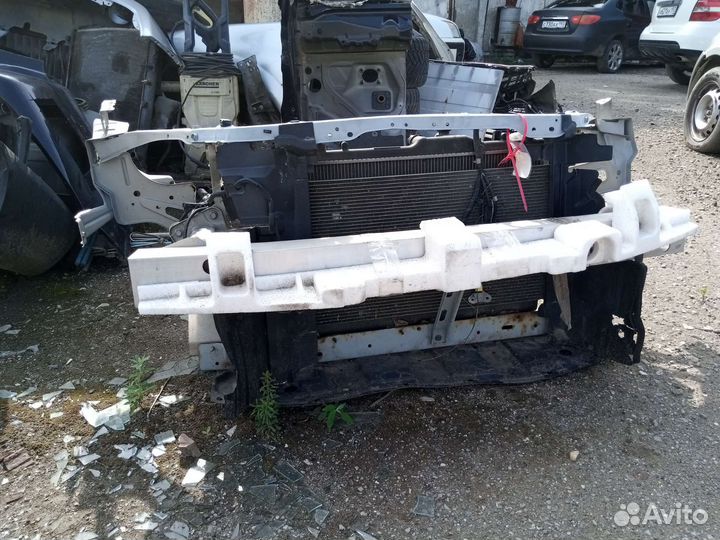 Передняя панель (ноускат) nissan almera Sylphy g15