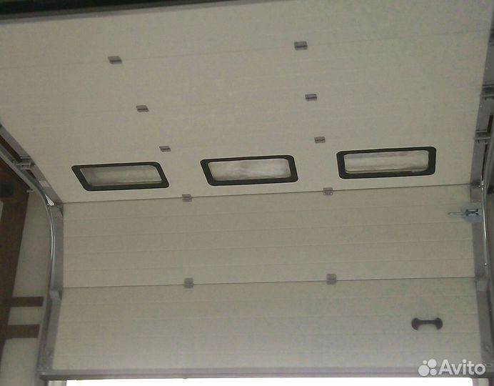 Секционные ворота под ключ