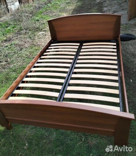 Кровать двухспальная с матрасом бу 140 200