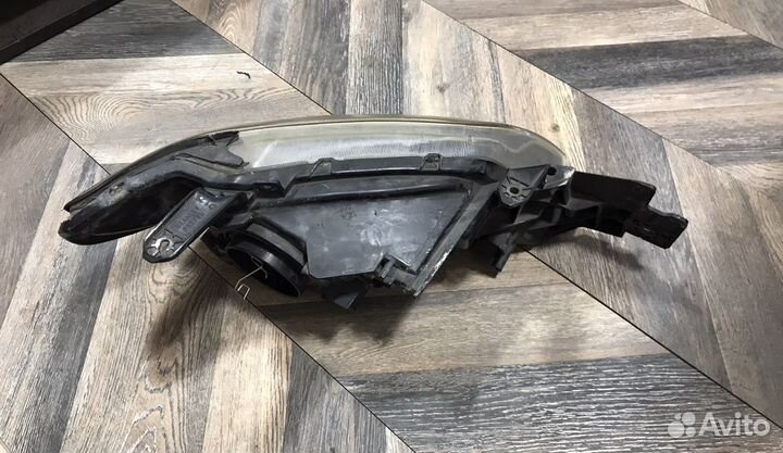 Фара левая Mitsubishi Outlander