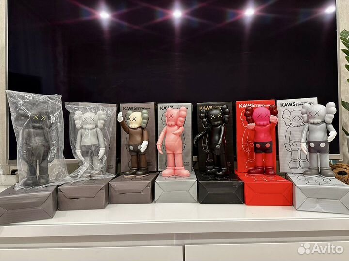 Bearbrick kaws игрушка