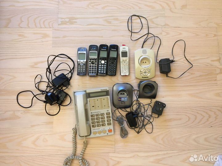 Телефон проводной и радиотрубки
