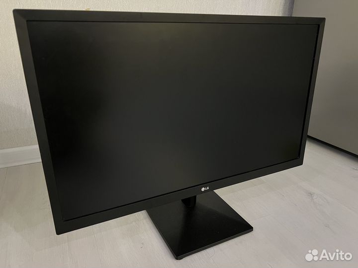 Монитор LG 24 дюйма full HD