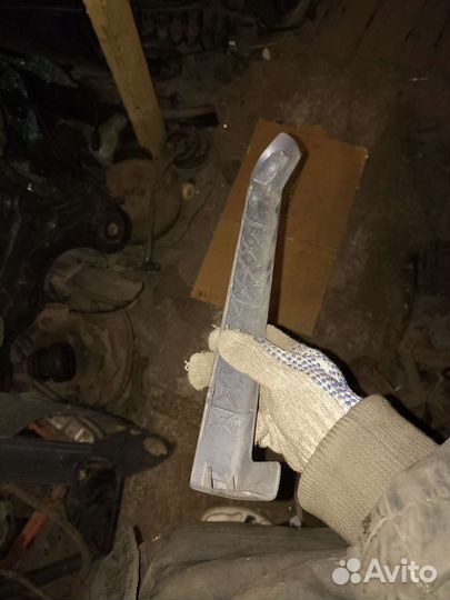 Накладка сиденья левая Skoda Octavia tour