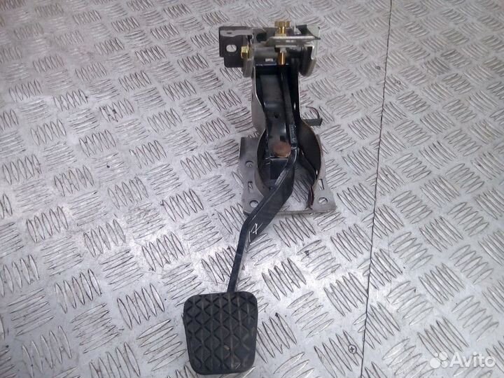 Педаль тормоза Mazda 6 GG 2004 GJ6A43300B