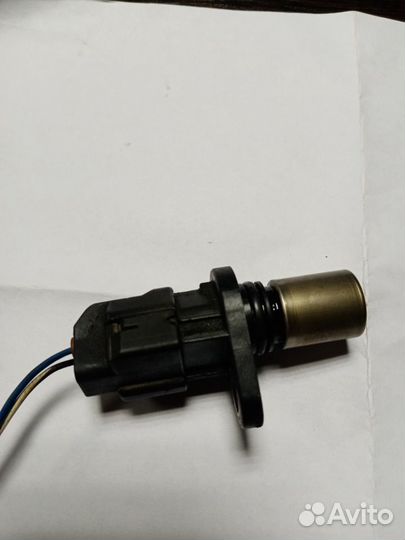 Датчик распредвала тойота авенсис 1 Т 220