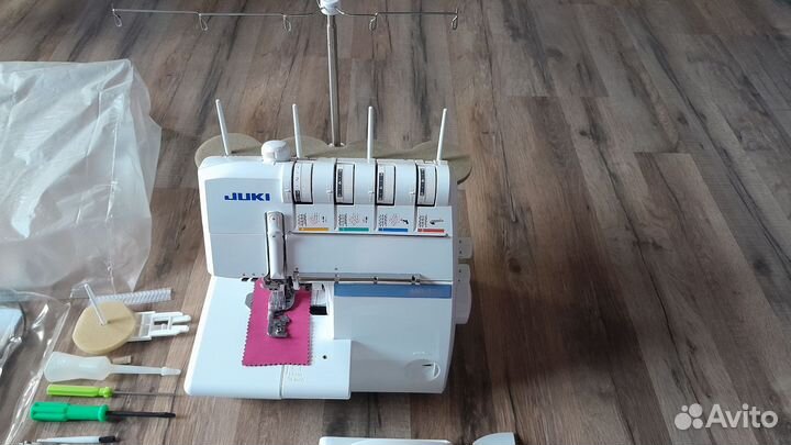 Коверлок juki mo 735