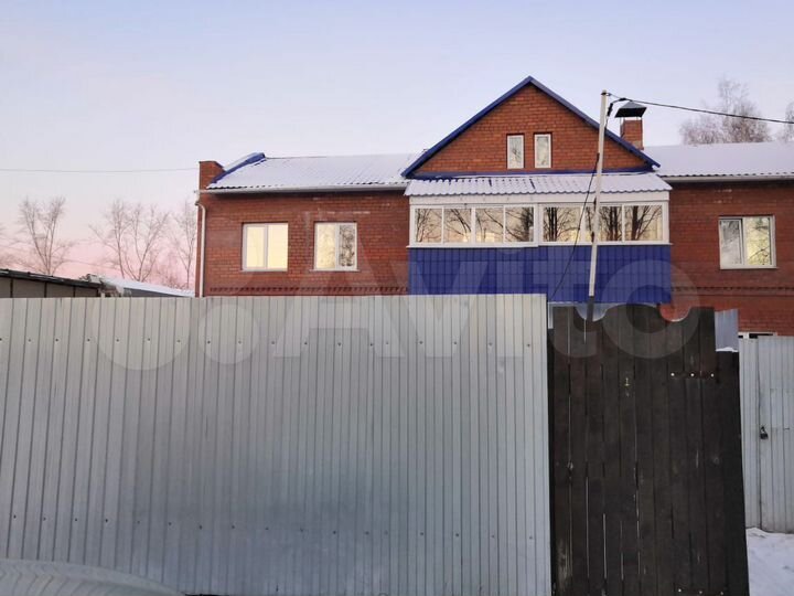 Коттедж 185 м² на участке 4,5 сот.