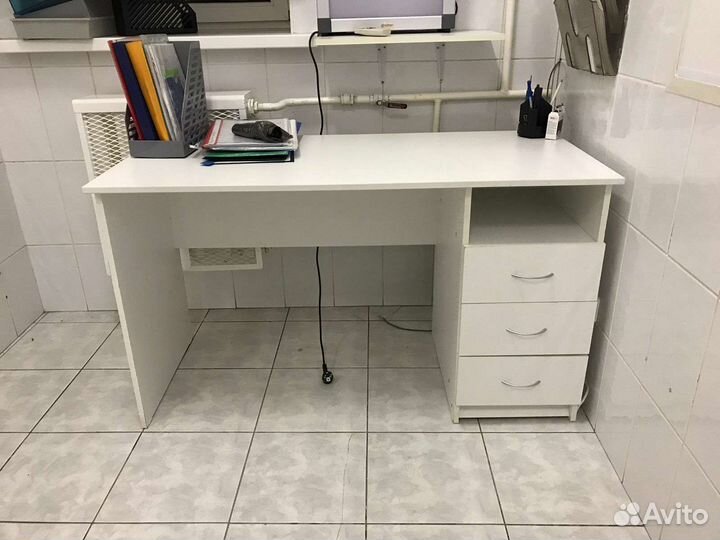 Стол письменный