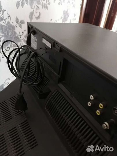 Видеомагнитофон LG BL-162W