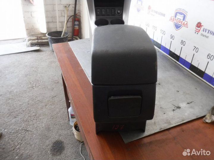 Консоль между сидений Lifan X60 1.8 2013