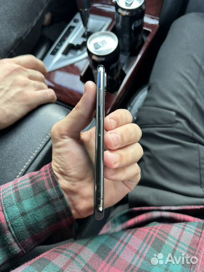 iPhone Xs, 64 ГБ