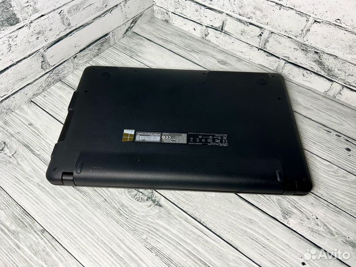Офисный ноутбук Asus
